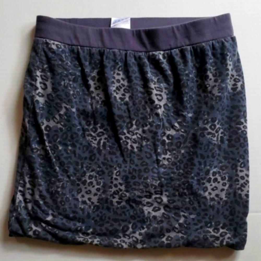 Chic Leopard Print Mini Skirt - Black and Gray